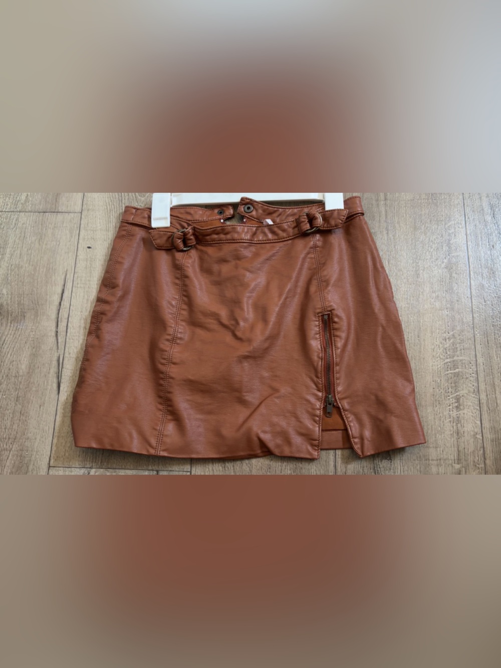 NWOT: Free People brown leather miniskirt: with zipper slit on front leg- size 8